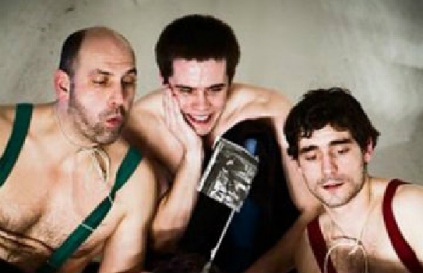 &Uuml;b&uuml; kir&aacute;ly